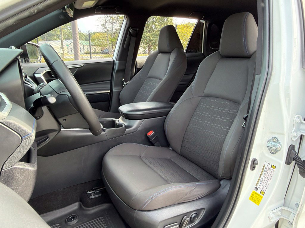 Used 2024 Toyota RAV4 SE w/ Weather Package AWD/4WD image 17