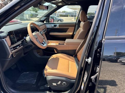 Used 2025 Hyundai Santa Fe Limited image 5