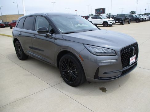 Used 2023 Lincoln Corsair AWD w/ Equipment Group 101A image 8