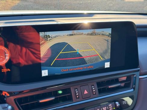 New 2025 Lexus ES 350 w/ Premium Package image 4