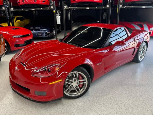 Used 2007 Chevrolet Corvette Z06 w/ Preferred Equipment Group RWD image 2