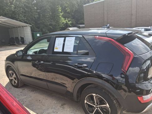 Used 2026 Kia Niro LX FWD image 12