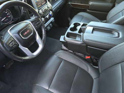 Used 2021 GMC Sierra 1500 SLT w/ X31 Off-Road Package AWD/4WD image 10
