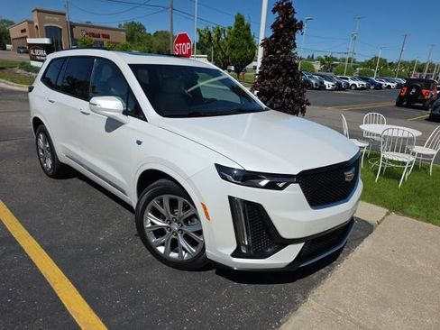 Used 2020 Cadillac XT6 Sport AWD/4WD image 4