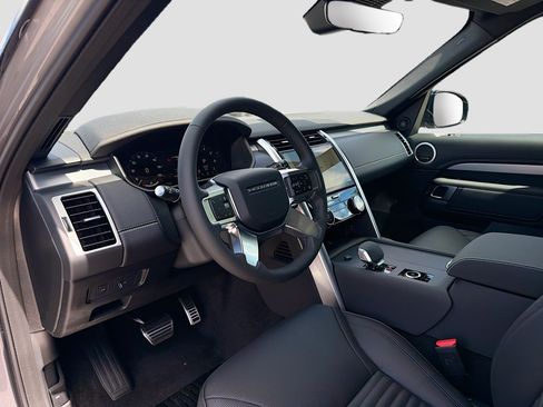 New 2026 Land Rover Discovery Limited Edition AWD/4WD image 27