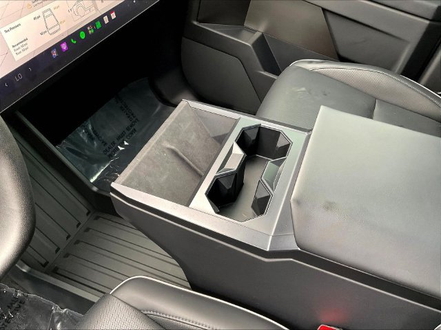 Used 2024 Tesla Cybertruck AWD Crew Cab image 19