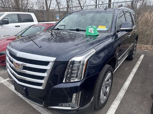 Used 2019 Cadillac Escalade Premium Luxury image 2