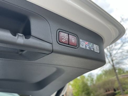 New 2026 Mercedes-Benz GLS 450 4MATIC image 23