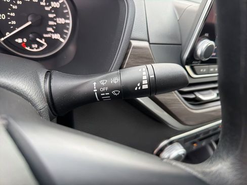 Used 2025 Nissan Altima 2.5 SV image 29