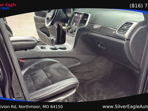 Used 2015 Jeep Grand Cherokee SRT AWD/4WD image 12