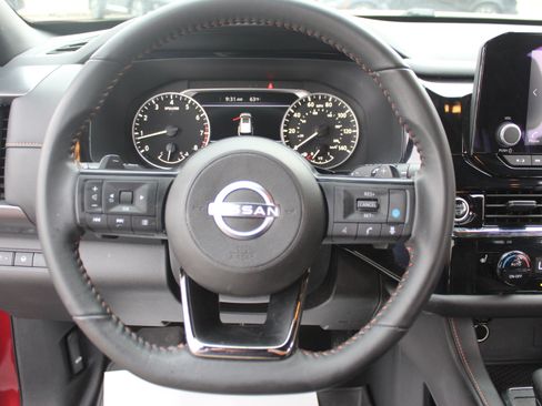 Used 2024 Nissan Pathfinder Rock Creek image 14