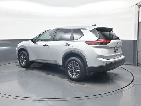 Used 2025 Nissan Rogue S FWD image 5