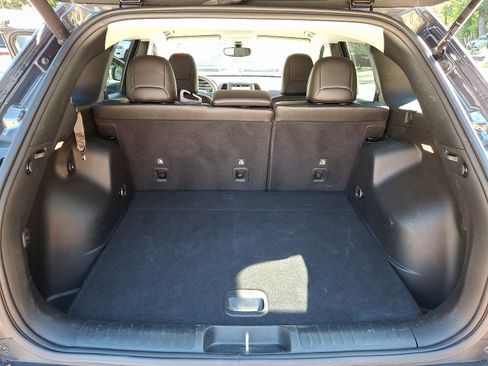 Certified 2023 Jeep Cherokee Altitude Lux image 30