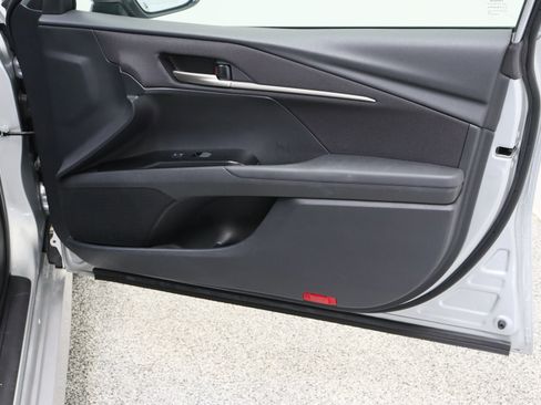 Used 2025 Toyota Camry LE FWD image 34