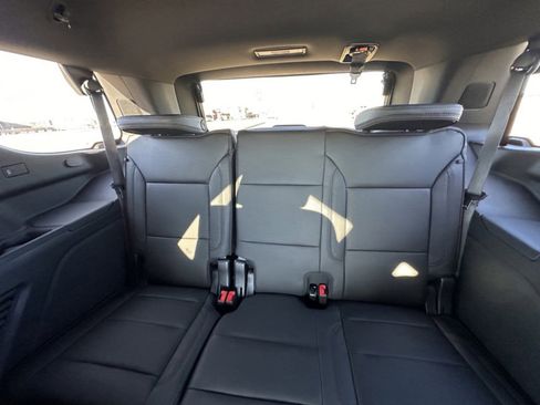 Used 2023 Chevrolet Tahoe High Country AWD/4WD image 16