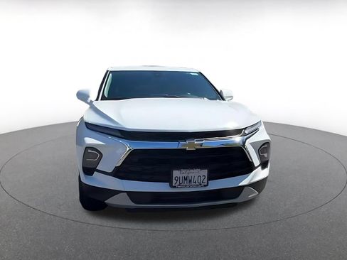 Used 2025 Chevrolet Blazer LT FWD image 4