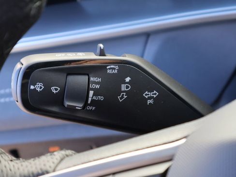 New 2026 Volkswagen Tiguan SE R-Line image 36