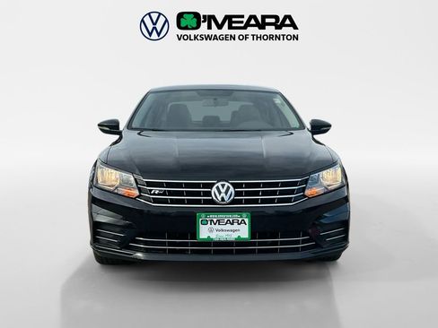 Used 2017 Volkswagen Passat 1.8T R-Line image 8