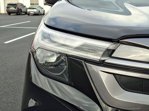 Certified 2025 Subaru Forester Limited image 9