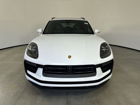 Certified 2026 Porsche Macan AWD/4WD image 10