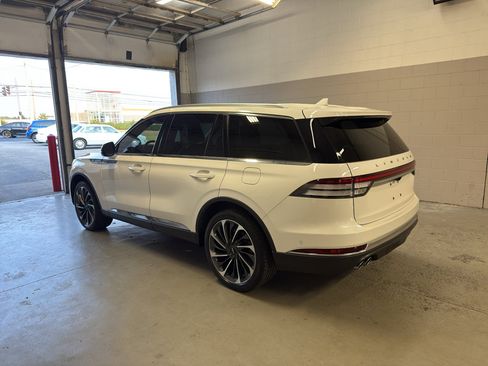 Used 2021 Lincoln Aviator Reserve w/ Equipment Group 201A AWD/4WD image 5