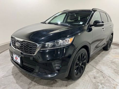 Used 2020 Kia Sorento S image 5