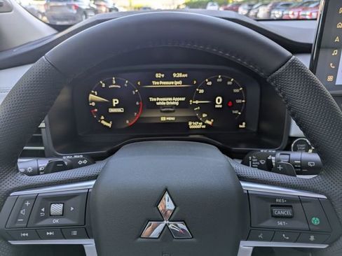 New 2025 Mitsubishi Outlander SEL image 29