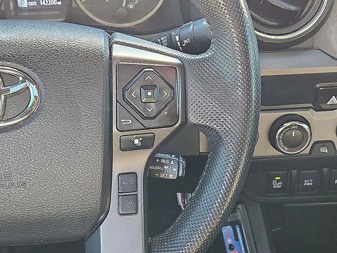 Used 2021 Toyota Tacoma TRD Sport image 18