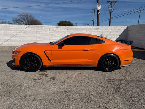 Used 2020 Ford Mustang Shelby GT350 w/ Technology Package image 3
