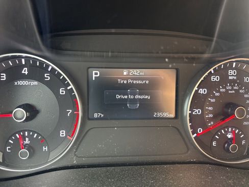 Used 2024 Kia Forte LXS image 13