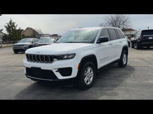 Used 2023 Jeep Grand Cherokee Laredo w/ Luxury Tech Group I image 5