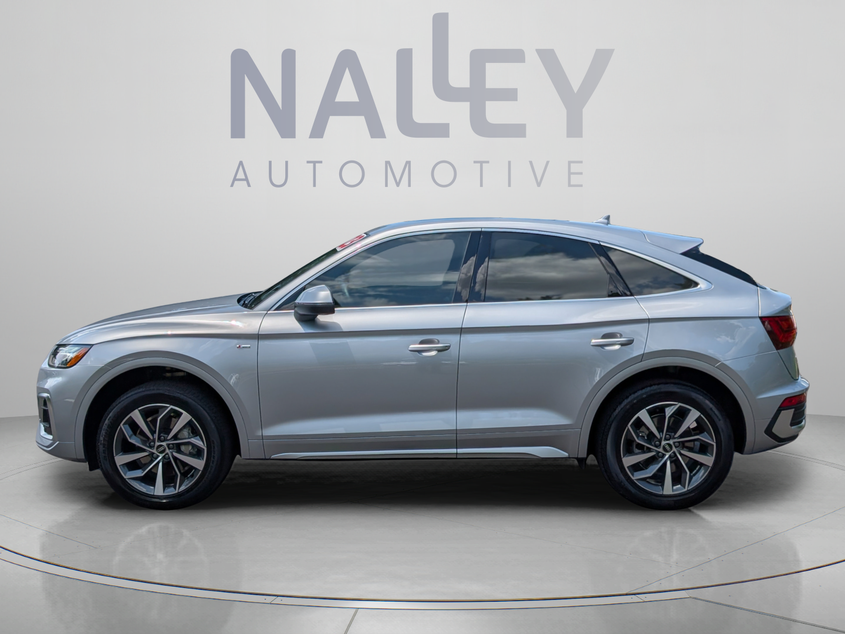 Used 2023 Audi Q5 2.0T Premium Plus w/ Premium Plus Package AWD/4WD image 2