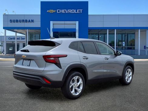 New 2026 Chevrolet Trax LS w/ LS Convenience Package FWD image 4