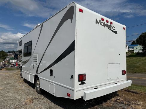 Used 2017 Ford E-350 and Econoline 350 Super Duty w/ Motorhome Prep Package image 12