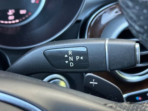 Used 2017 Mercedes-Benz GLC 300 4MATIC image 21