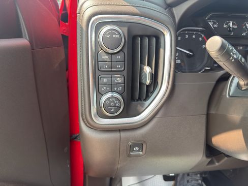 Used 2021 GMC Sierra 1500 SLT w/ SLT Premium Package AWD/4WD image 23