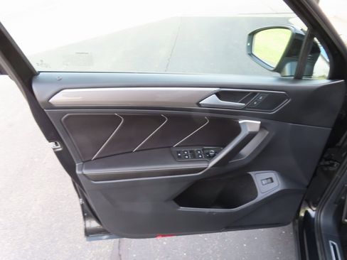 Used 2024 Volkswagen Tiguan SE R-Line image 22