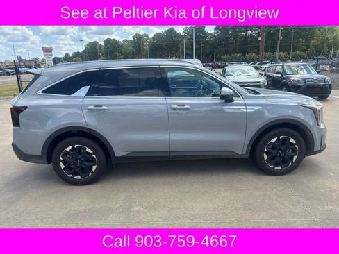 Used 2025 Kia Sorento S FWD image 9