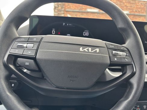 Used 2025 Kia K4 FWD image 25