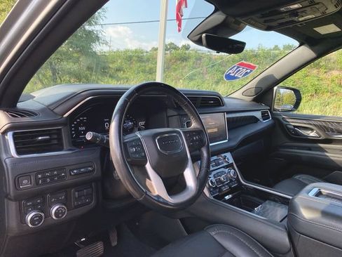 Used 2023 GMC Yukon XL Denali w/ Denali Reserve Package AWD/4WD image 10