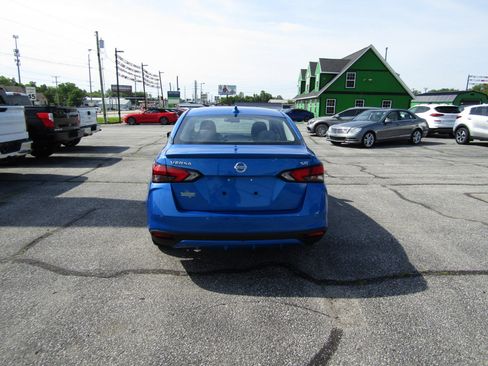 Used 2020 Nissan Versa SR w/ Convenience Package image 6