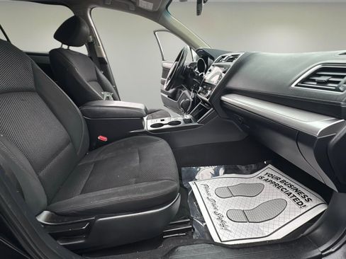 Used 2019 Subaru Outback 2.5i Premium image 13