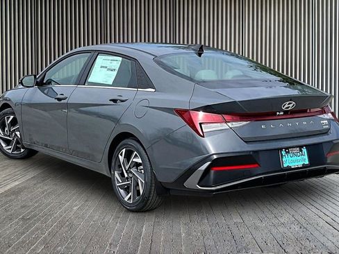 New 2026 Hyundai Elantra Limited image 3