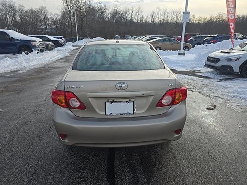 Used 2010 Toyota Corolla LE image 4