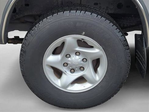 Used 2004 Toyota Tundra SR5 image 9