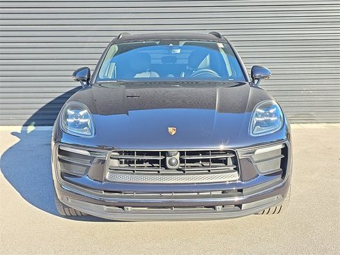 Certified 2024 Porsche Macan image 10