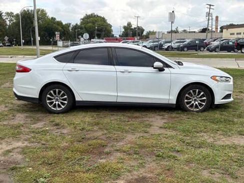 Used 2015 Ford Fusion S FWD image 2