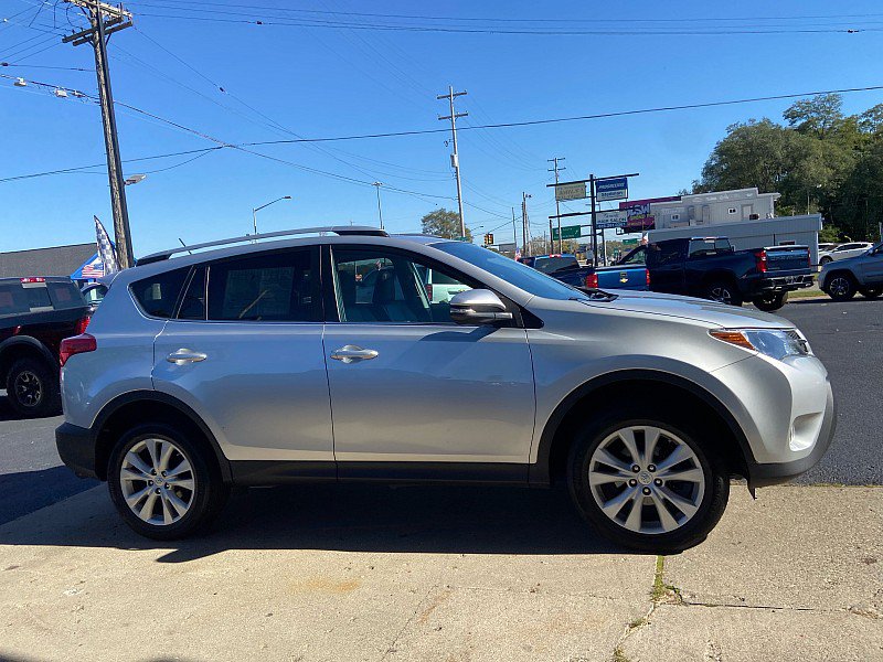 Used 2014 Toyota RAV4 Limited w/ Technology Package AWD/4WD image 5