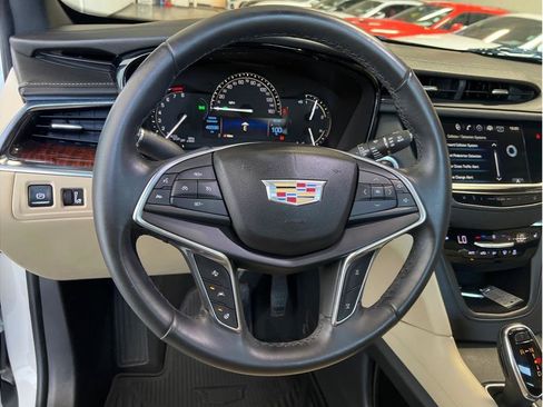 Used 2018 Cadillac XT5 Luxury w/ Driver Awareness Package image 14