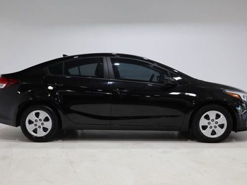 Used 2017 Kia Forte LX w/ LX Popular Package FWD image 9